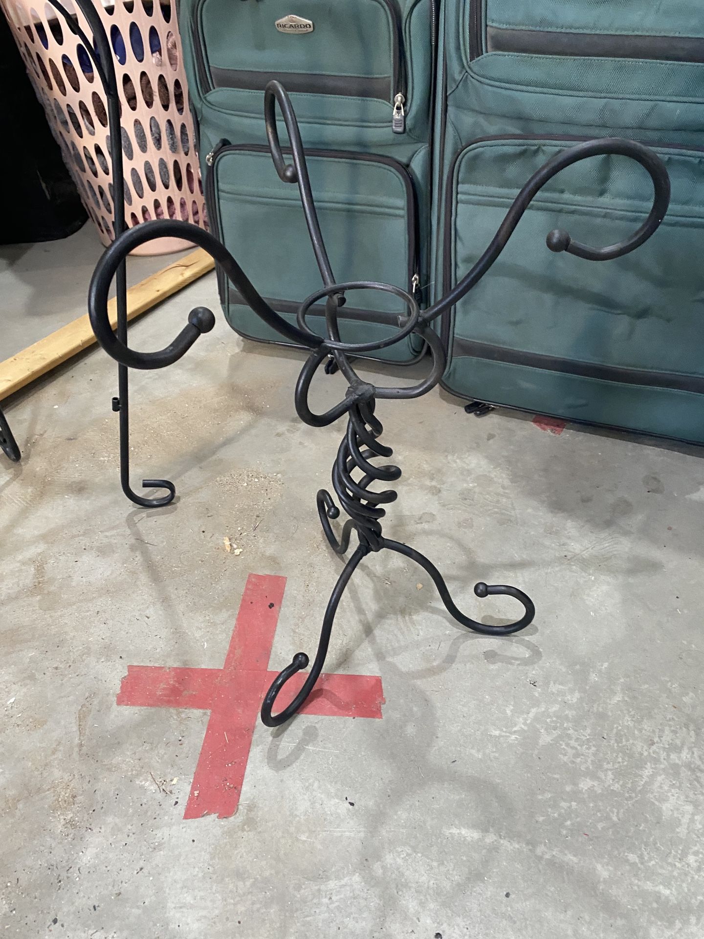 Black Metal Plant Holder