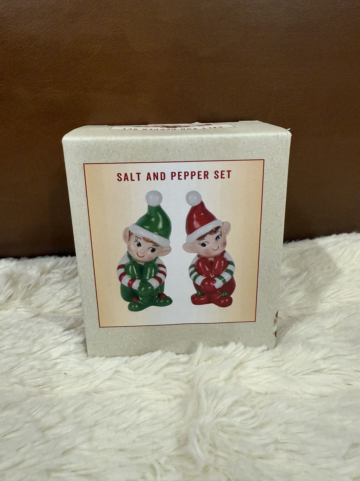 Cracker Barrel ELF SALT AND PEPPER SHAKER SET New in box Christmas 2025