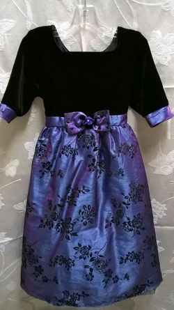 Girls size 5 Velvet Dress