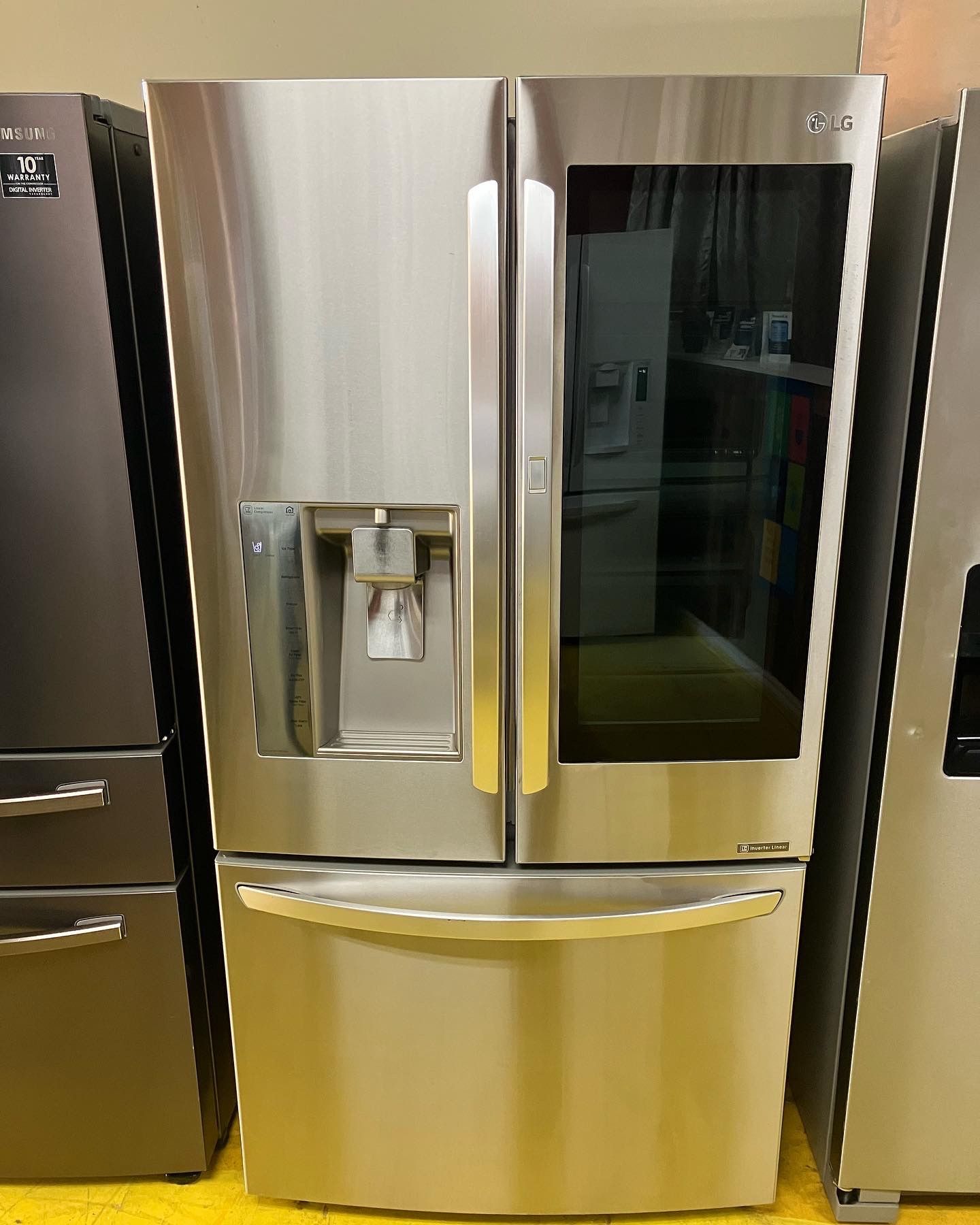 LG STAINLESS STEEL REFRIGERATOR W/GLASS DOOR