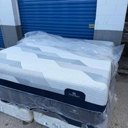 King Size Mattress And Box Spring 