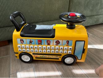 Cocomelon bus