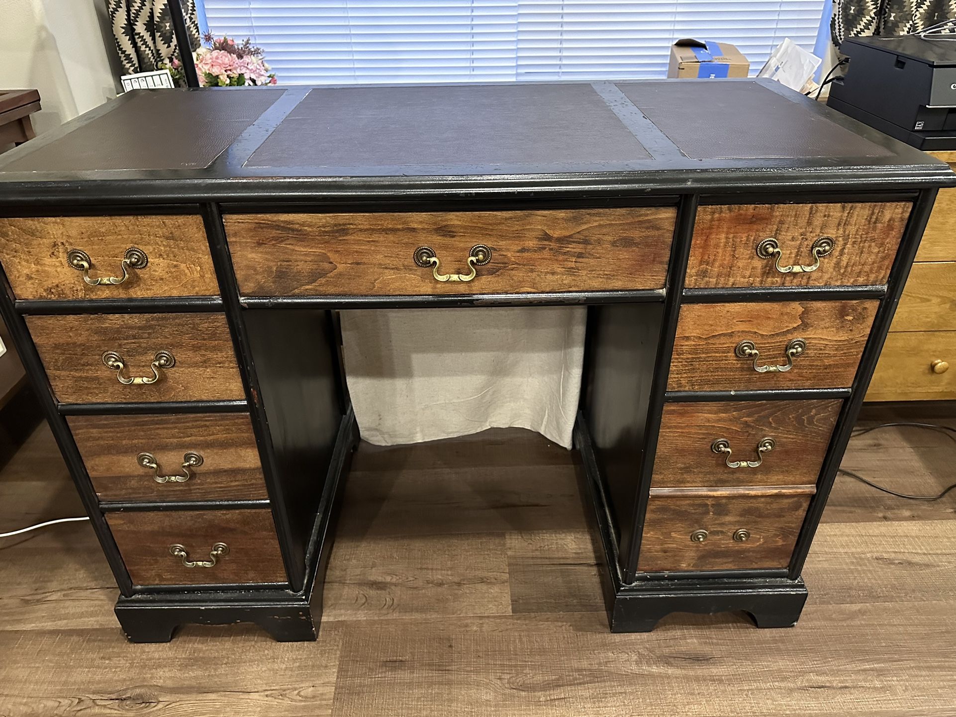 Desk - Tiffin, IA