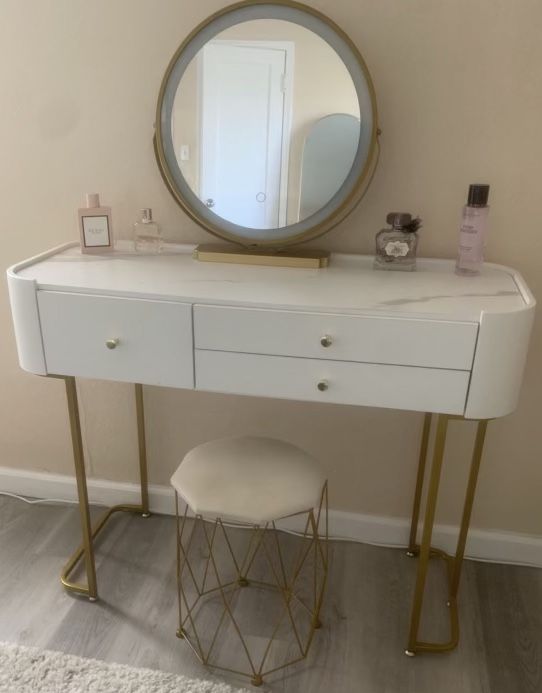 Makeup Vanity 