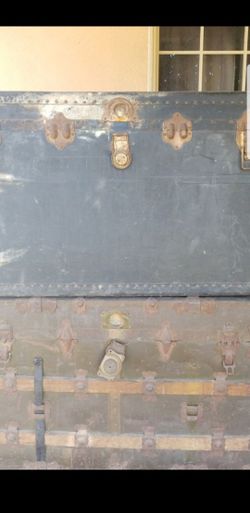 Vintage trunk chest