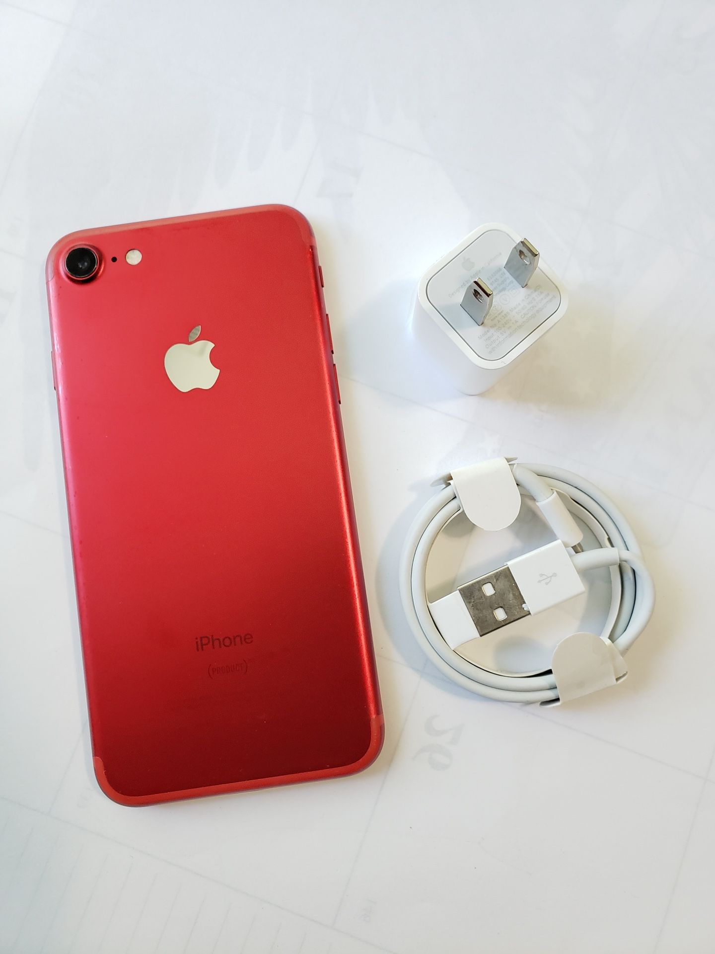 iPhone 7, 128GB, unlocked, works any company sim card any country internationally