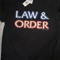 Law & Order T-shirt Small