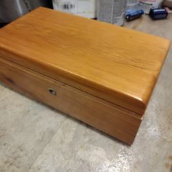 Vintage Lane Tabletop Maple Chest