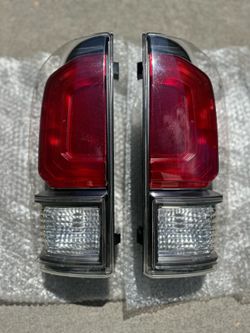 2016-2023 TOYOTA TACOMA OEM TAIL LIGHTS (PAIR) 3RD GEN