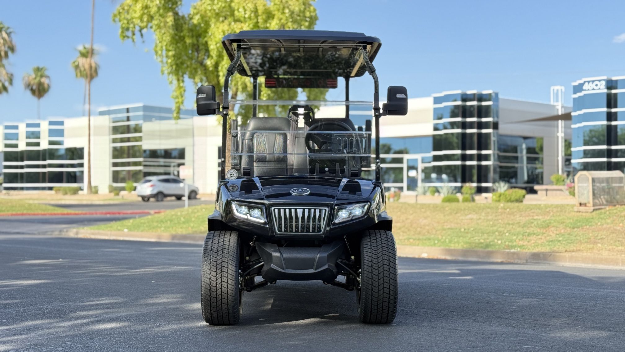 🖤NEW🖤 Luxury 4-Seater Electric Golf Cart