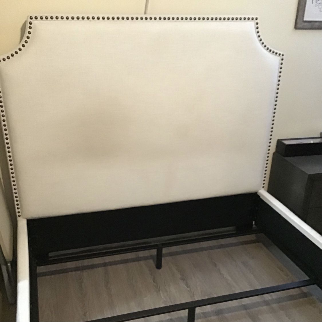 Queen Bed - Upholstered Platform Bed