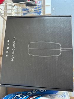 Tesla Mobile Connector