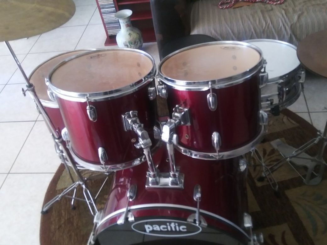 Drum Set DW Pacific 5 Piece Everything Included Price Dropped AGAIN