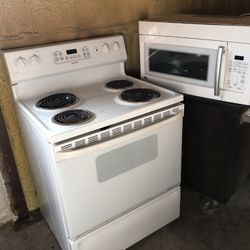 Stove and Microwave 