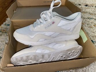 WOMENS Reebok's size 8.5