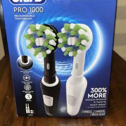 Oral B Double pack Double Tooth Brush