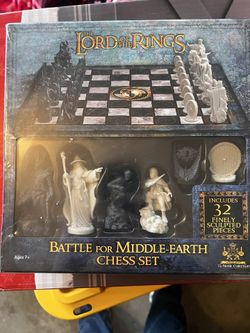 Lord Of The Rings Chess Set Unopened