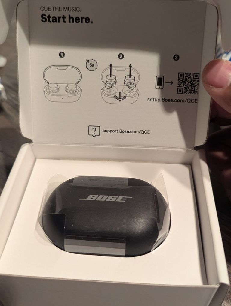 Bose QuietComfort Earbuds, Wireless Noise Cancelling Earbuds, Black