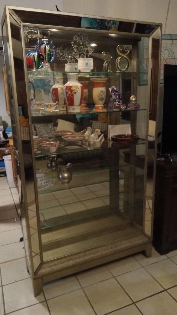 Gorgeous Mirror Glass Curio. 5 Shelves