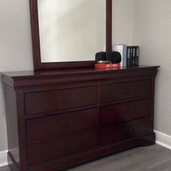 Dresser 