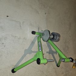 Kinetic by Kurt Road Machine Fluid Bike Trainer