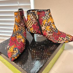 Ankle Booth