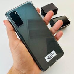 Samsung Galaxy S20,  Factory Unlocked,  Excellent Condition.  Like New 
