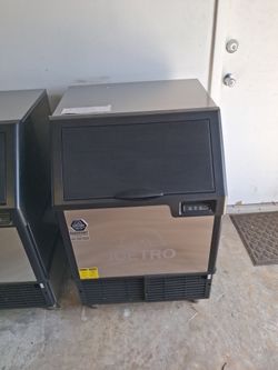 Ice Maker with Bin Cube Style