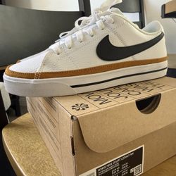 WMNS Nike Court Legacy NN