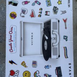 Victoria suitcase, record player new inbox