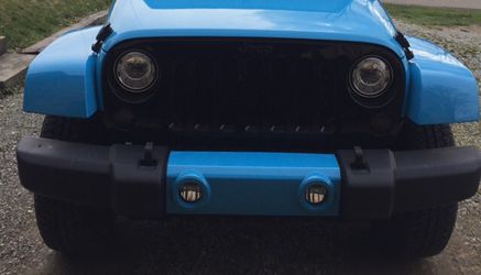 Jeep Wrangler Sahara front bumper with hooks