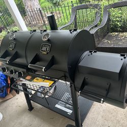 BRAND NEW GRILL 