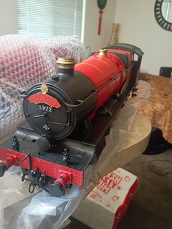 Hogwarts Express 5972 Model Train popcorn bucket and more!!!!!