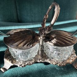 Vintage Hugo, Silver Plated Shell Condiment Glass Dish Caddy