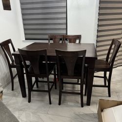 Tall  Expandable Wood Dinning Table With 6 Chairs 