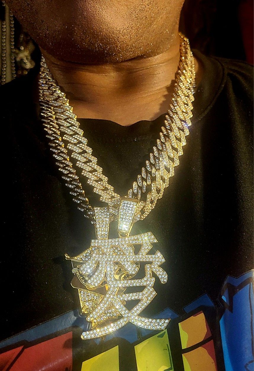 LARGE ICED OUT CHINESE LOVE CHAIN
