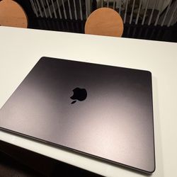 🔥 Brand New MacBook Pro M5 • 24GB RAM • 1TB SSD • $1700 🔥