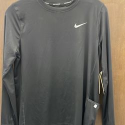 Nike Running Shirt. Item No 574 (Shopgoodwill)