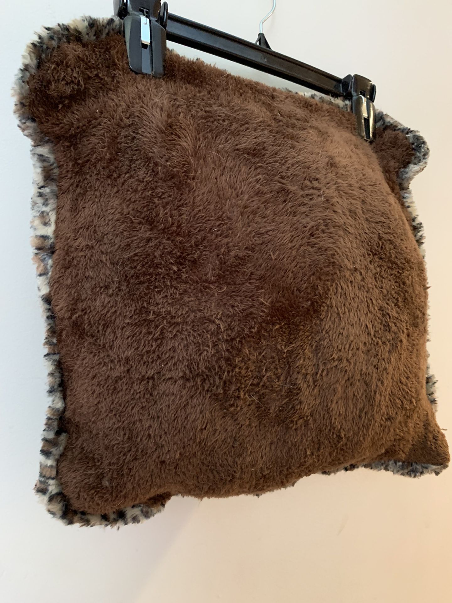 D-4 Dog/Cat Pillow 15"c15" Square Brown $2