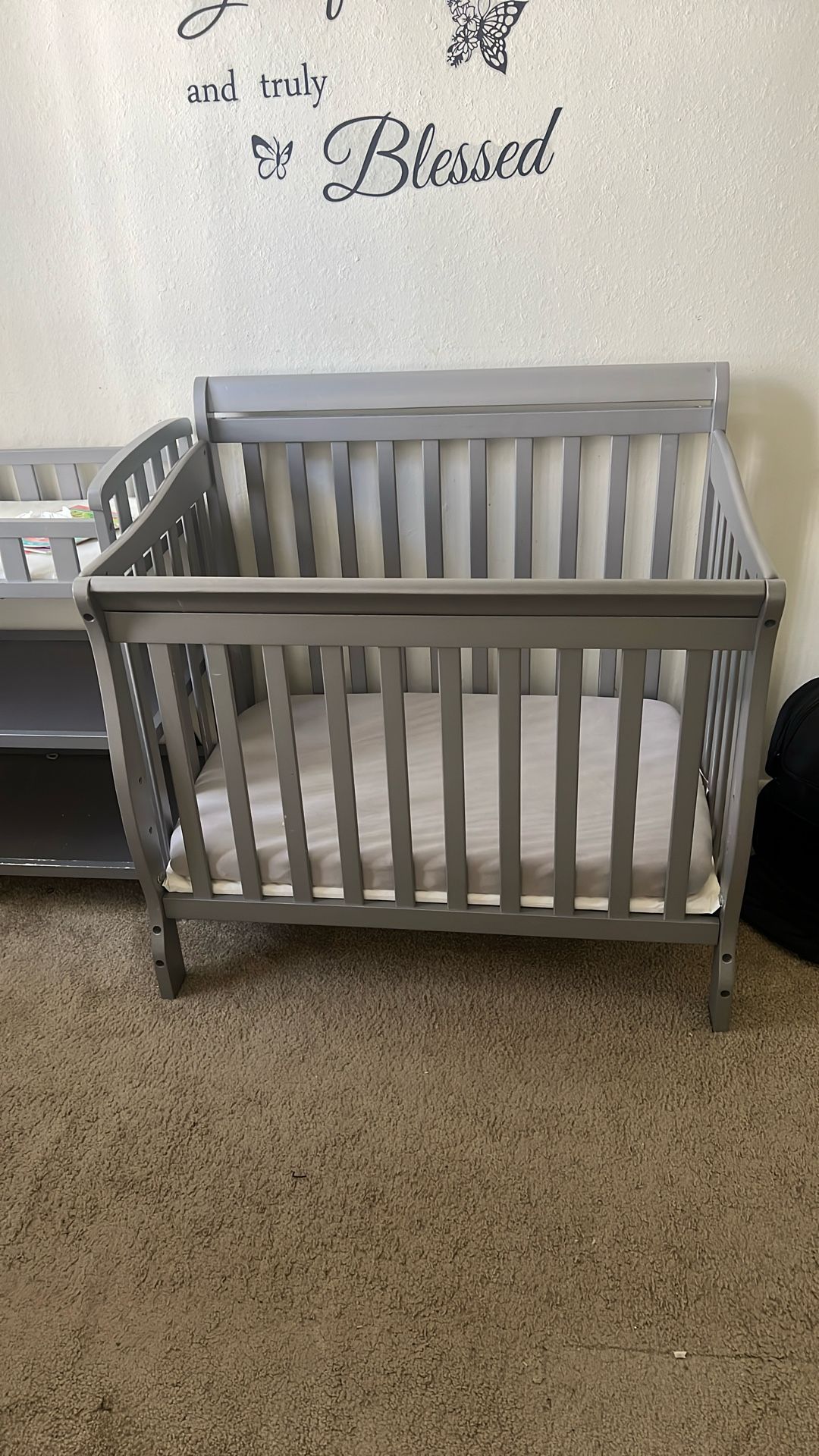 Baby Mini Crib 