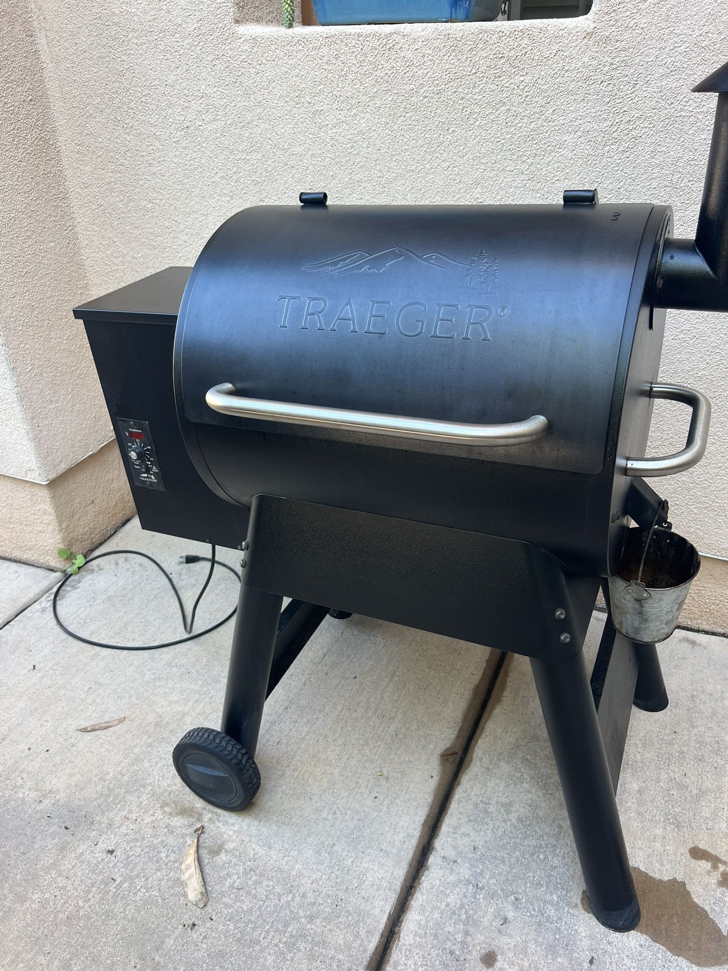 Rainy Day Special Traeger Eastwood 22 Great Condition 
