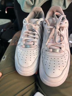Nike Air Force 1’s size 8 men
