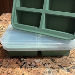 2 Silicone freezer trays with lids