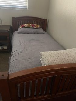 Twine bed without mattress