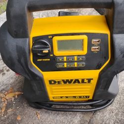 DeWalt  Jump Starter 