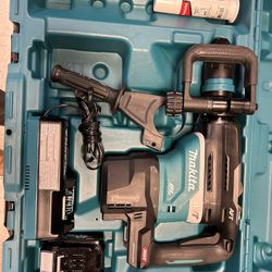 Makita 40v Max XGT Brushless Rotary Hammer 