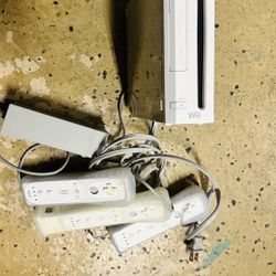 Nintendo wii sports with 3 remotes