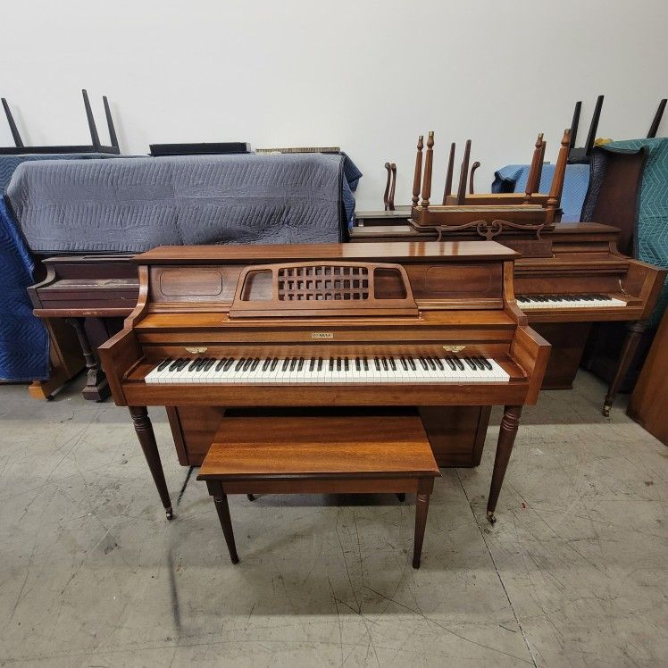 1981 Currier & Co,
Great condition, 
Pro delivery & tuning INCLUDED!
(PRICE IS NEGOTIABLE)