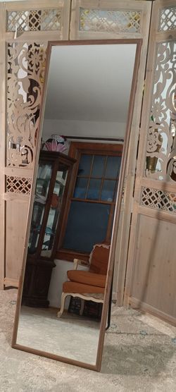 Free standing tall mirror