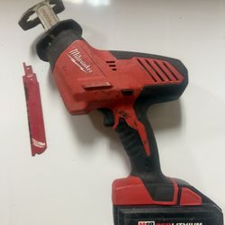 Milwaukee M18 Hackzall Reciprocating Saw & XC6.0 Large Battery